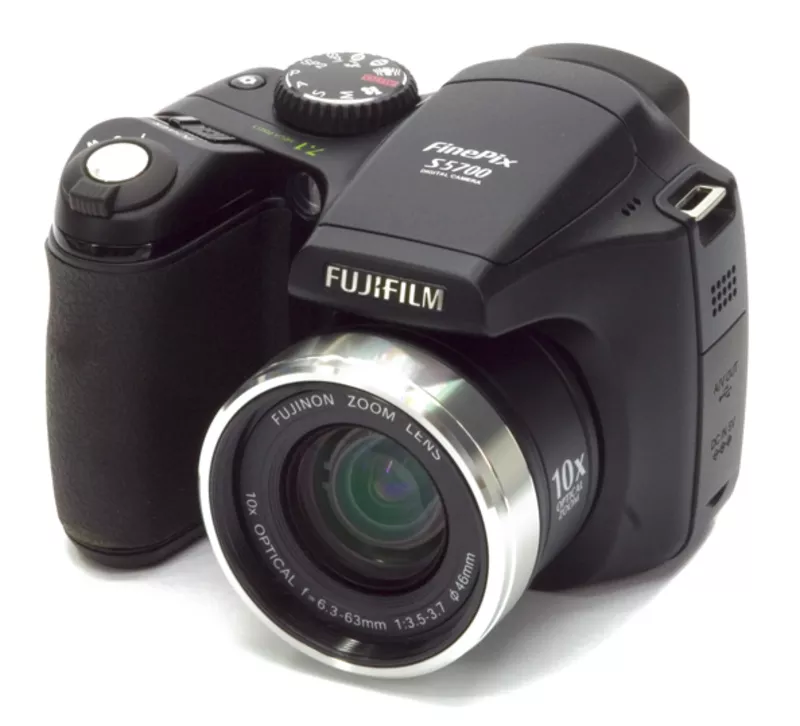 Продам фотоаппарат Fujifilm FinePix S5700