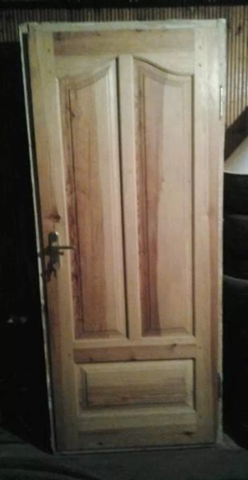 дверь входная деревянная двойная 